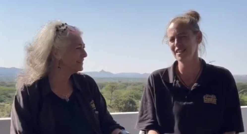 Dr. Laurie Marker with Nathalie Santerre at Geed-Deeble, Somaliland